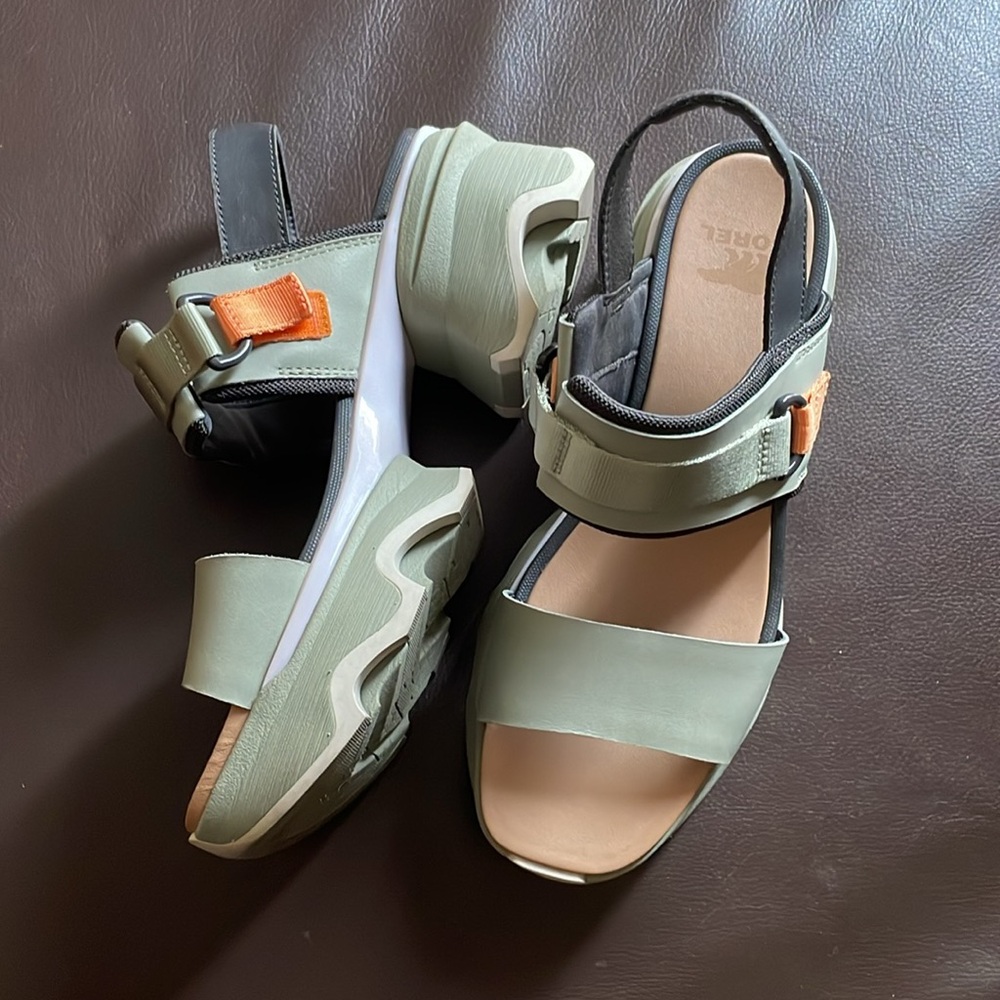 Sorel Women's Sandals in Pink and Tan - Picture 4 of 4